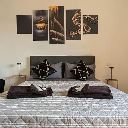 With Free Parking 5 Minutes Walk From Arena Lejlighed